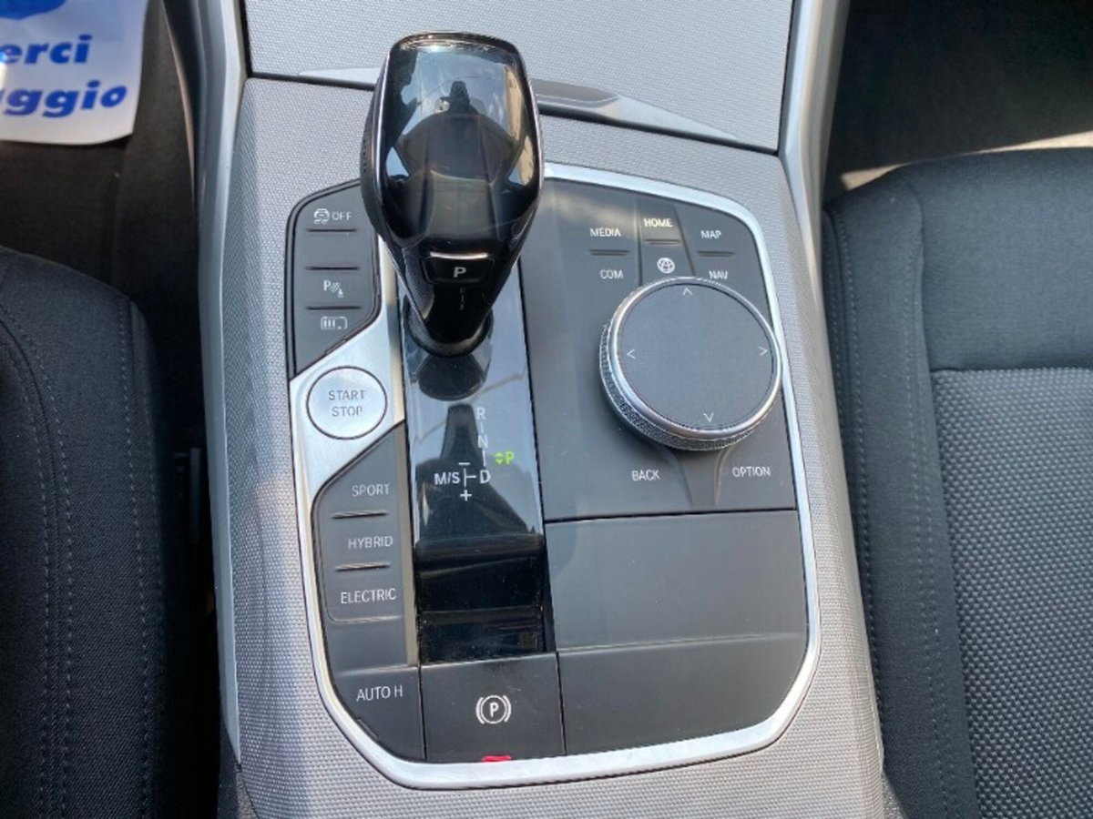 BMW Serie 3 Touring 320e  Business Advantage (16)