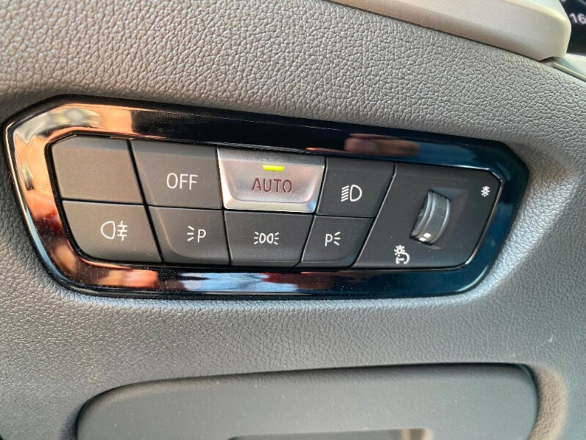 BMW Serie 3 Touring 320e  Business Advantage (17)