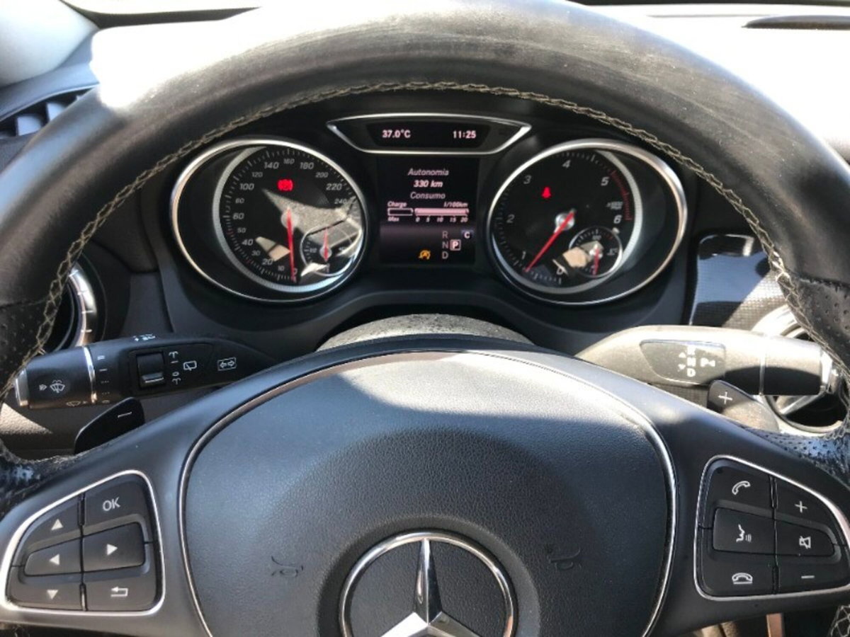 Mercedes-Benz CLA Shooting Brake 200 d Automatic Business (12)