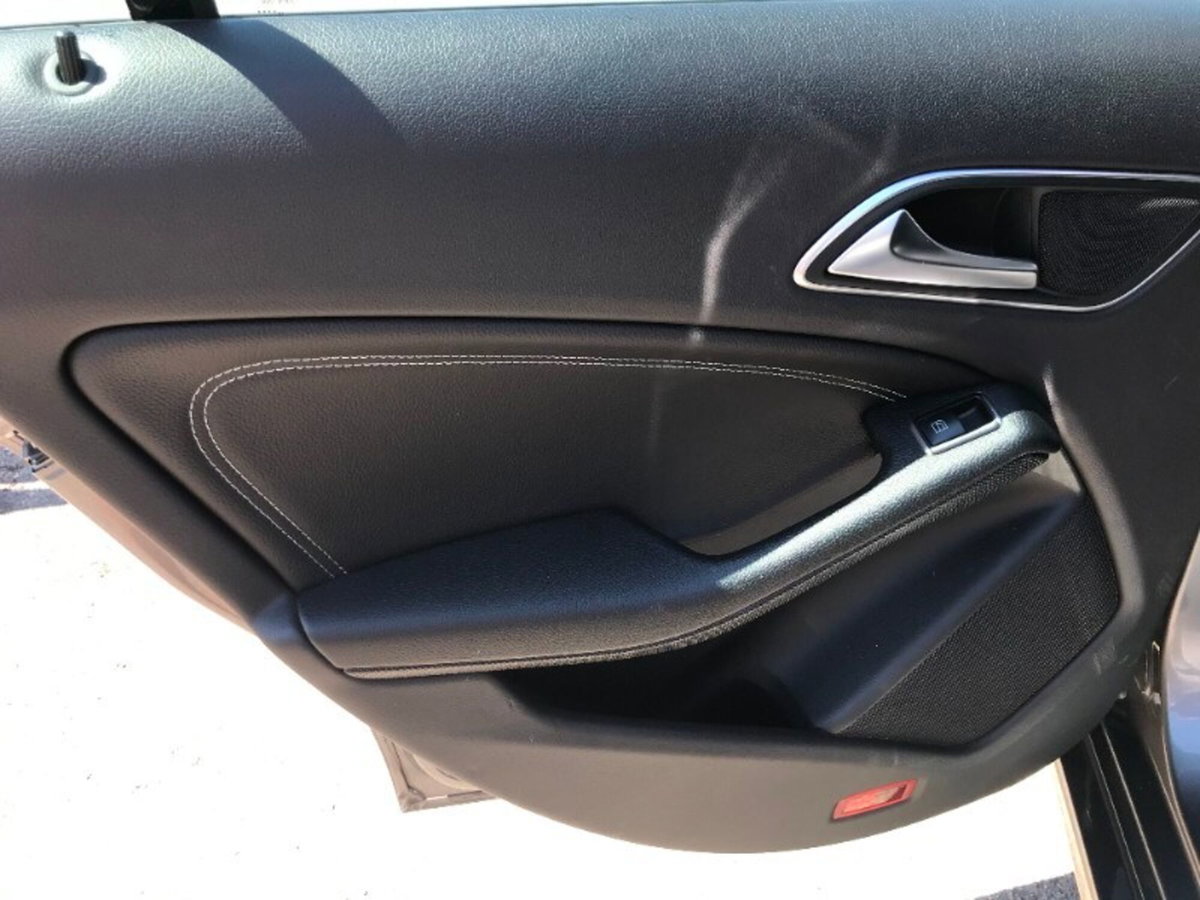 Mercedes-Benz CLA Shooting Brake 200 d Automatic Business (17)