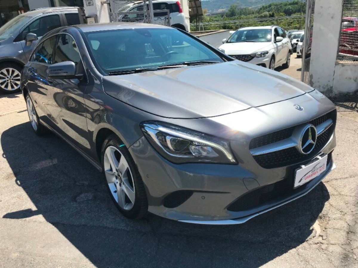 Mercedes-Benz CLA Shooting Brake 200 d Automatic Business (3)