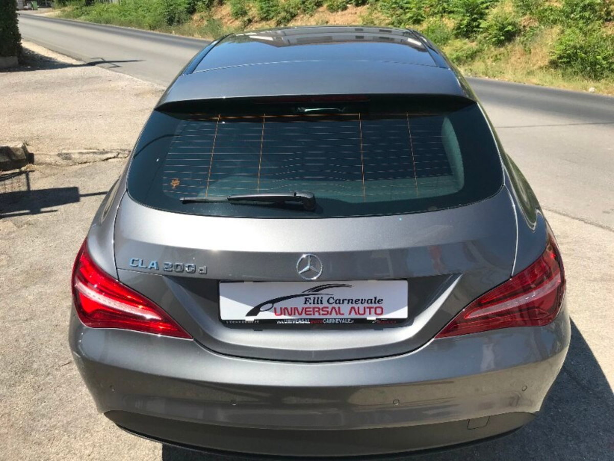 Mercedes-Benz CLA Shooting Brake 200 d Automatic Business (4)