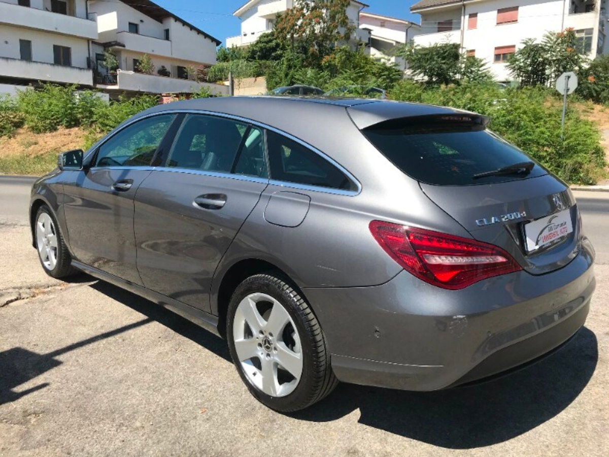 Mercedes-Benz CLA Shooting Brake 200 d Automatic Business (6)