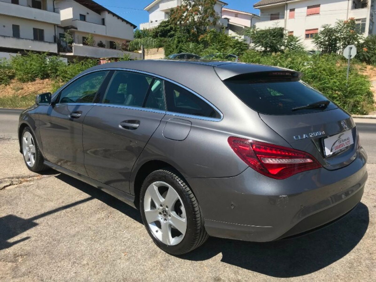 Mercedes-Benz CLA Shooting Brake 200 d Automatic Business (7)