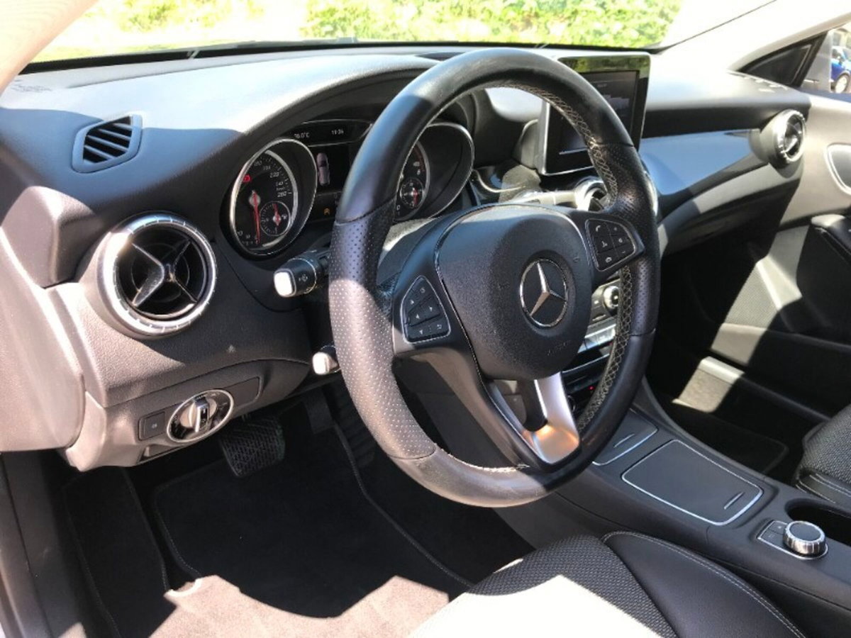 Mercedes-Benz CLA Shooting Brake 200 d Automatic Business (9)