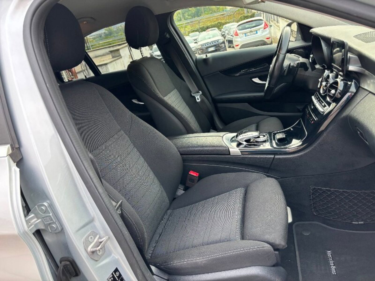 Mercedes-Benz Classe C 180 d Auto Business (10)