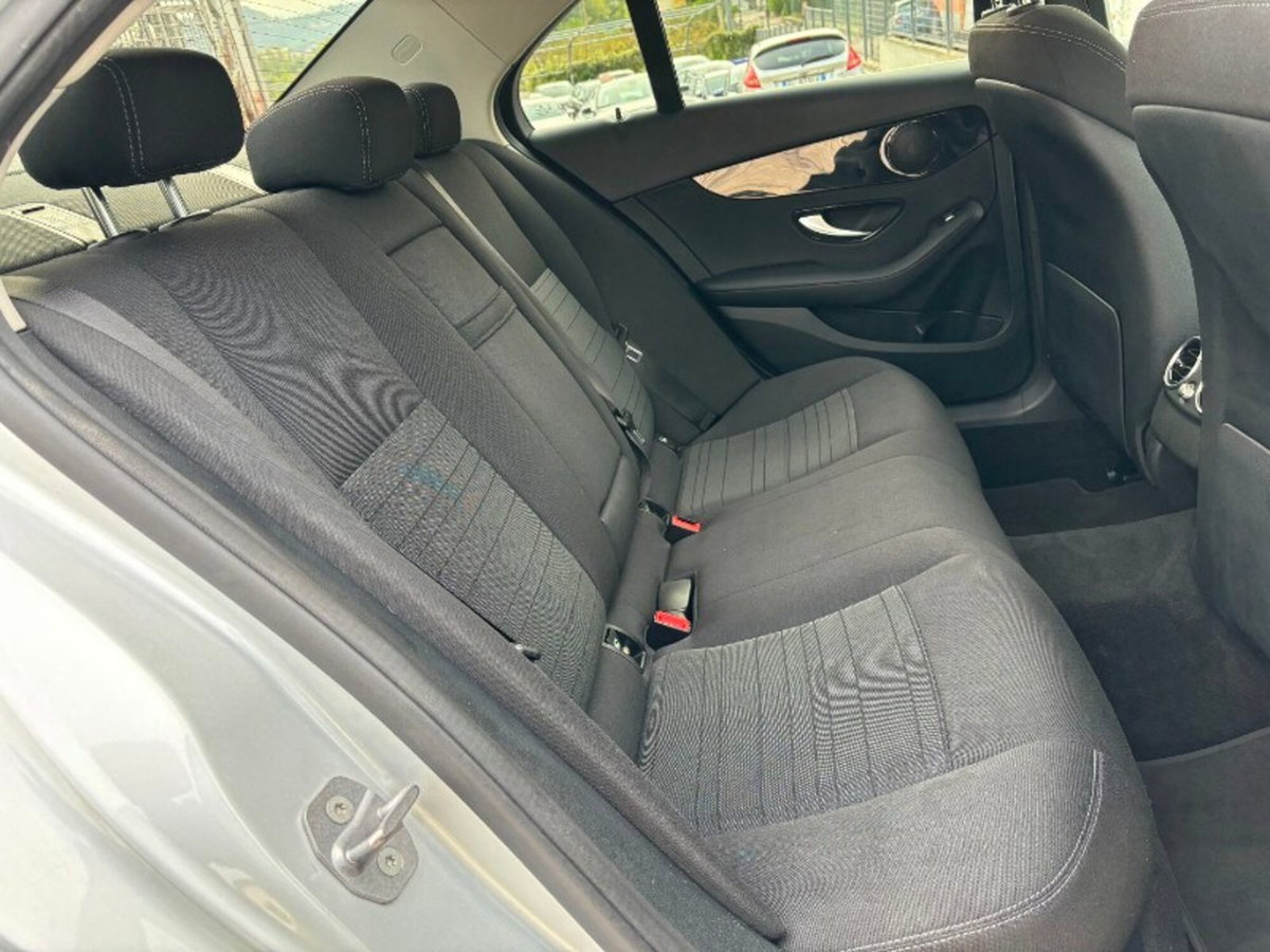 Mercedes-Benz Classe C 180 d Auto Business (11)