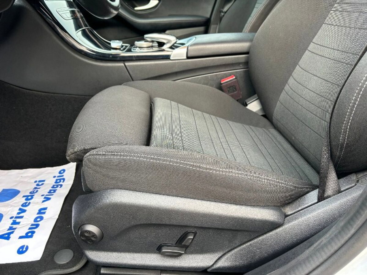 Mercedes-Benz Classe C 180 d Auto Business (12)
