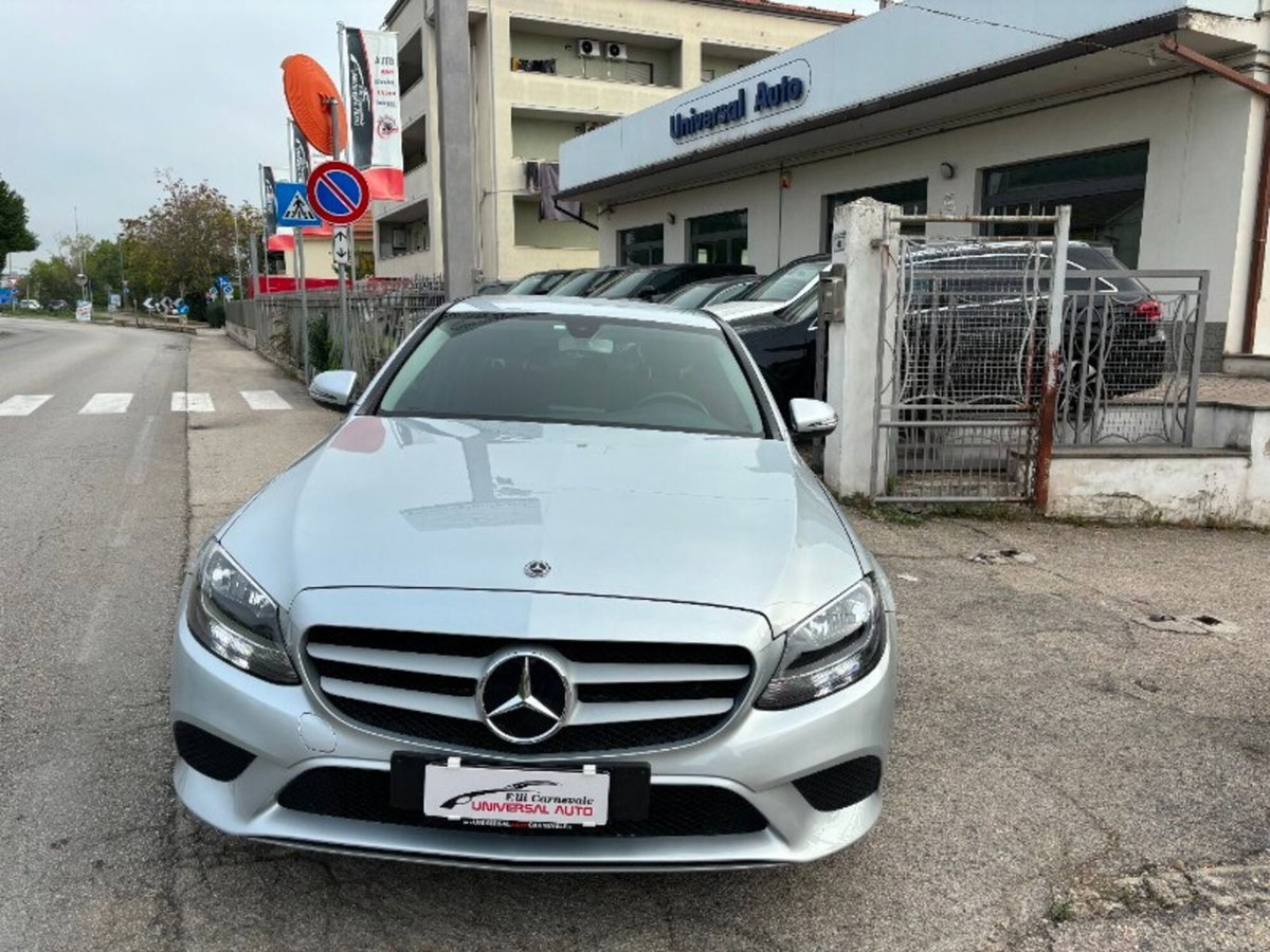 Mercedes-Benz Classe C 180 d Auto Business (2)