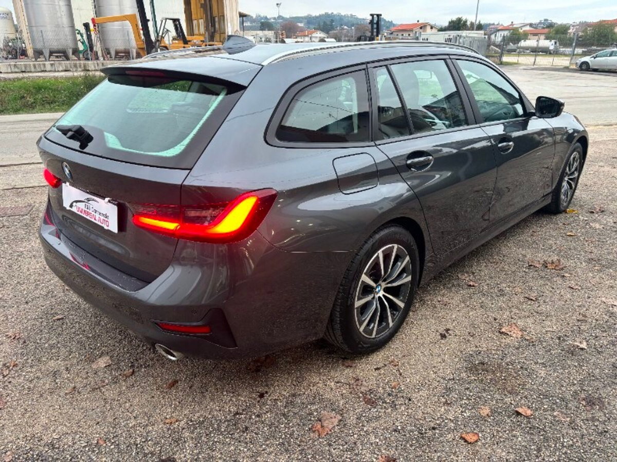 BMW Serie 3 Touring 320d 48V (5)