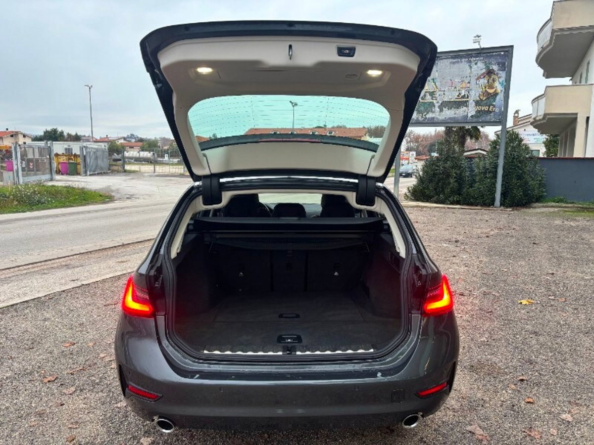 BMW Serie 3 Touring 320d 48V (9)