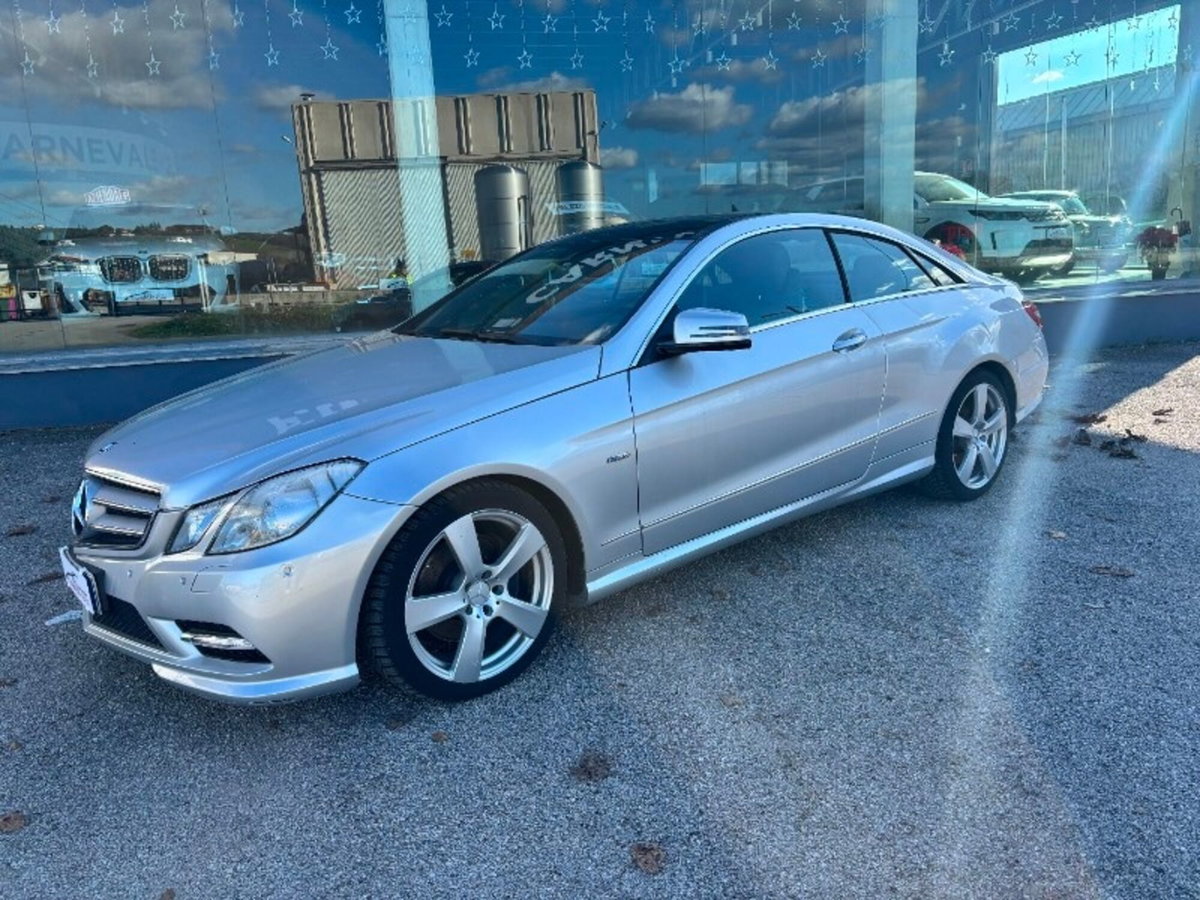 Mercedes-Benz Classe E Coupé 220 CDI Coupé BlueEFFICIENCY (2)