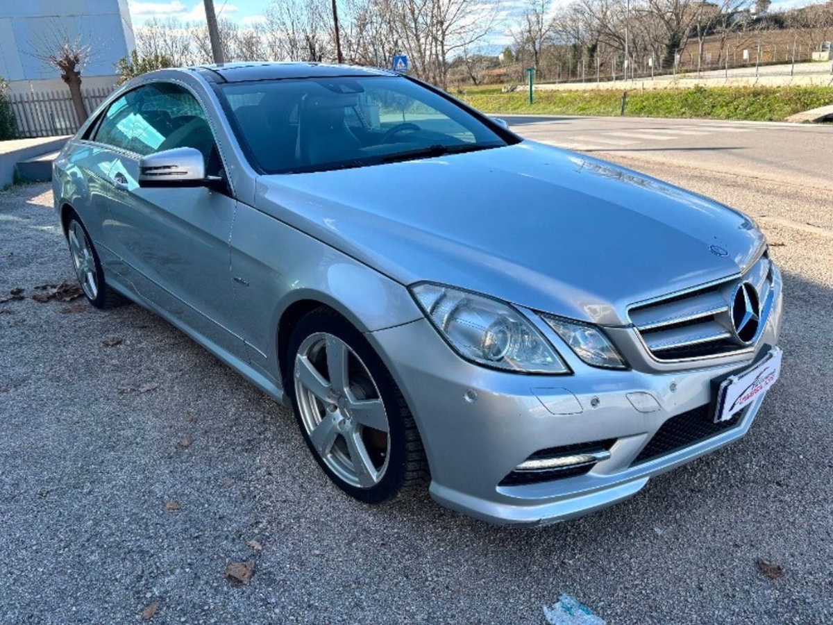 Mercedes-Benz Classe E Coupé 220 CDI Coupé BlueEFFICIENCY (4)