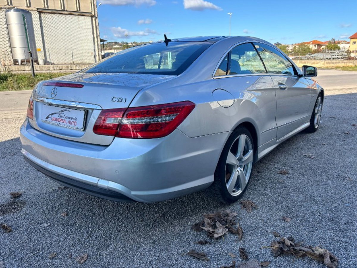 Mercedes-Benz Classe E Coupé 220 CDI Coupé BlueEFFICIENCY (5)