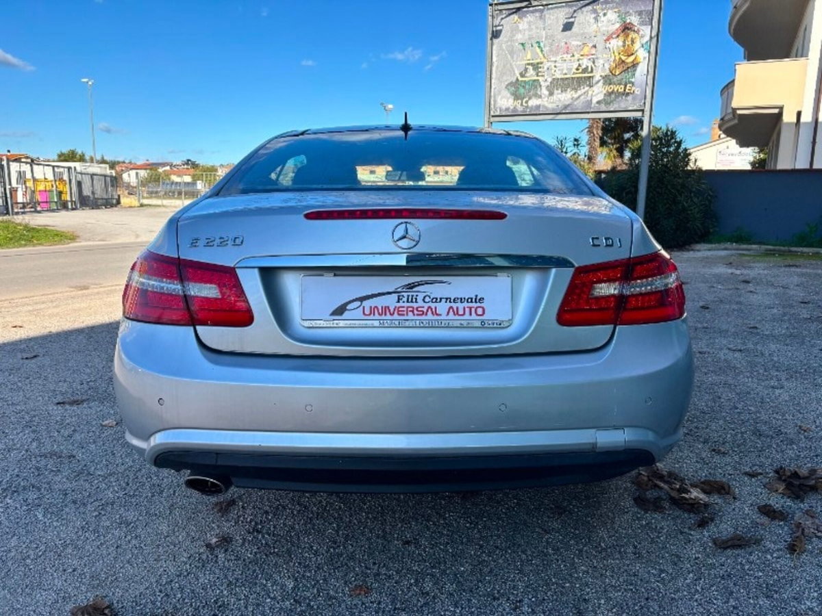 Mercedes-Benz Classe E Coupé 220 CDI Coupé BlueEFFICIENCY (6)