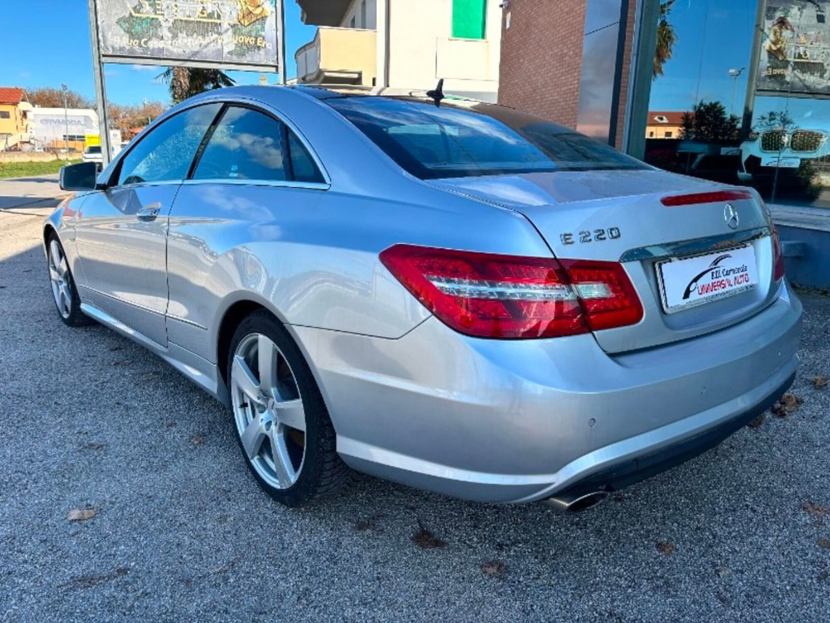 Mercedes-Benz Classe E Coupé 220 CDI Coupé BlueEFFICIENCY (7)
