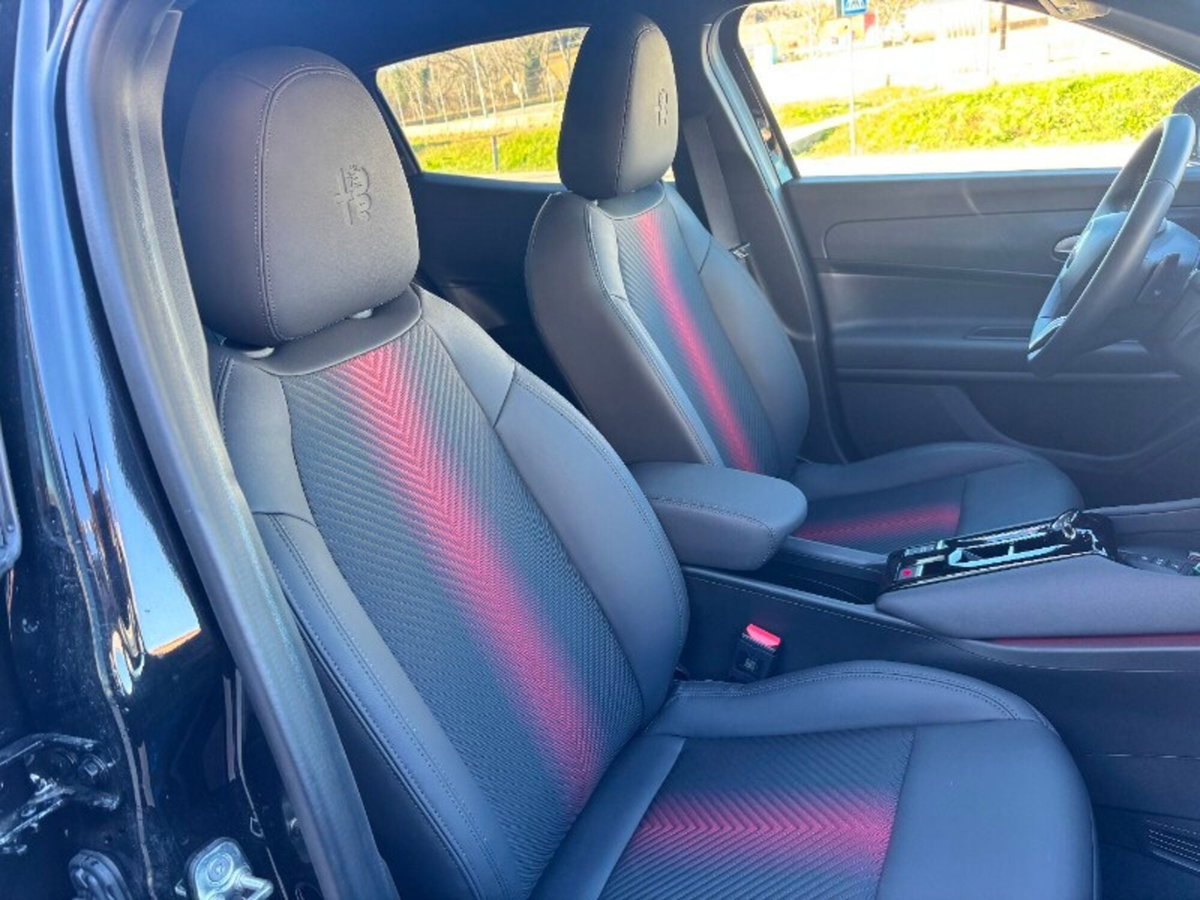 Alfa Romeo Junior 1.2 ibrida Speciale 145cv edct6 (12)