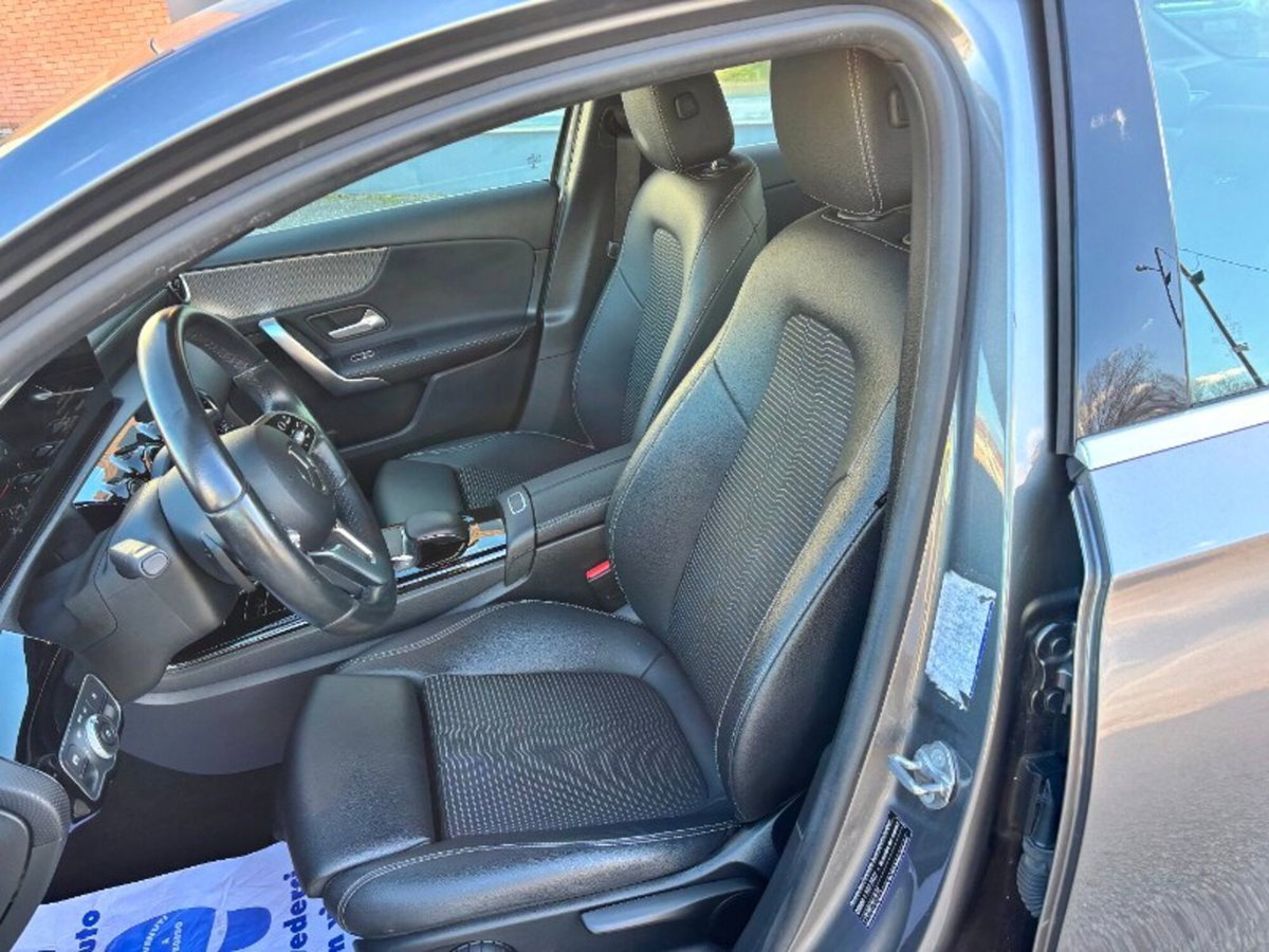Mercedes-Benz Classe A Sedan 180 d Automatic 4p. Business (11)