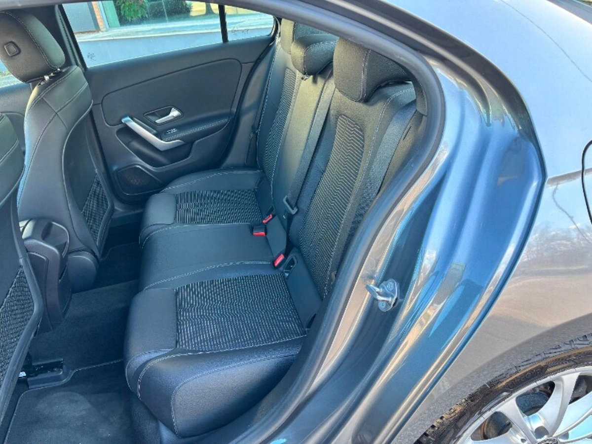 Mercedes-Benz Classe A Sedan 180 d Automatic 4p. Business (12)