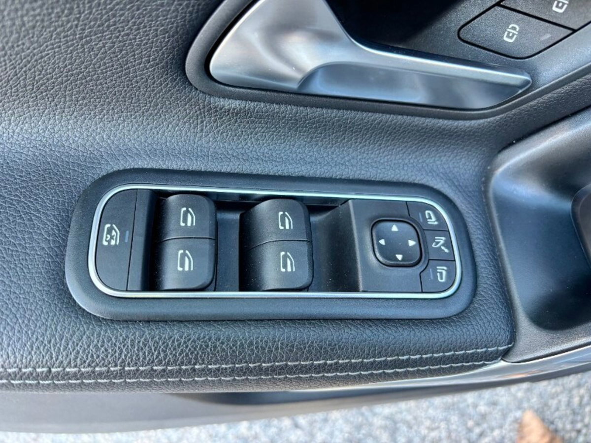 Mercedes-Benz Classe A Sedan 180 d Automatic 4p. Business (17)