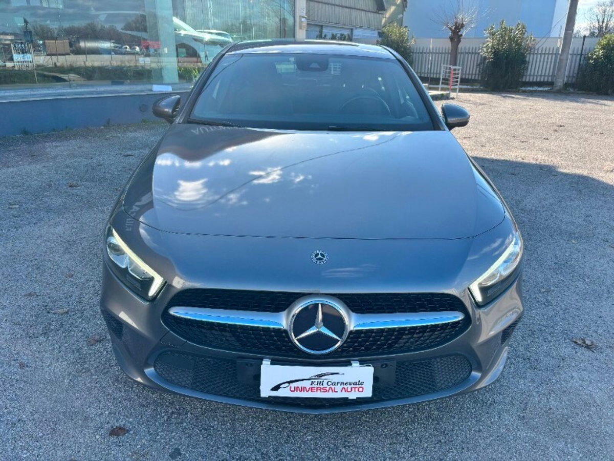 Mercedes-Benz Classe A Sedan 180 d Automatic 4p. Business (3)