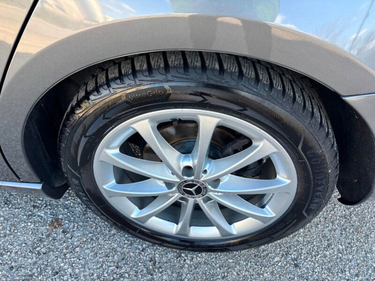 Mercedes-Benz Classe A Sedan 180 d Automatic 4p. Business (8)