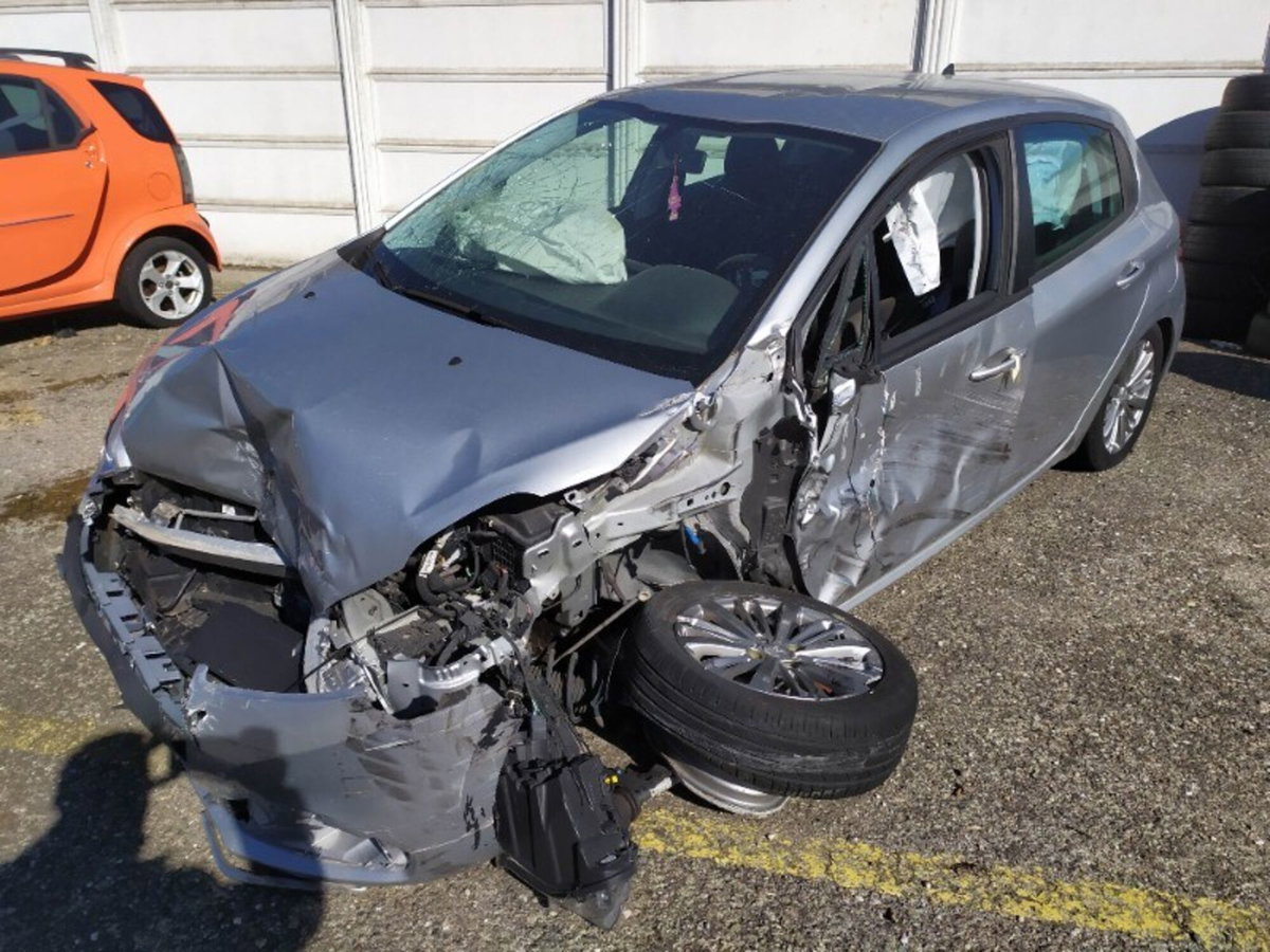 Peugeot 208 82 Stop&Start 5 porte Allure (6)