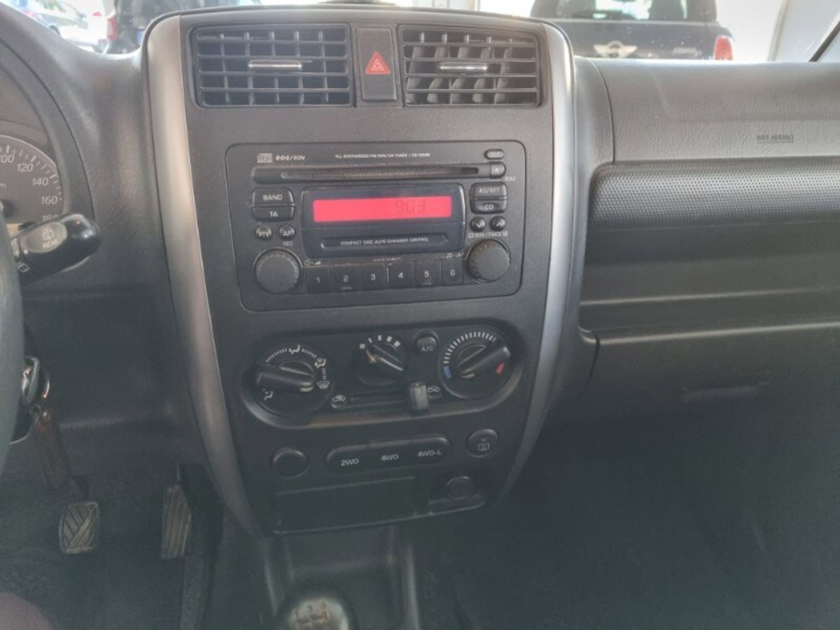 Suzuki Jimny 1.5 DDiS cat 4WD JLX Più (14)