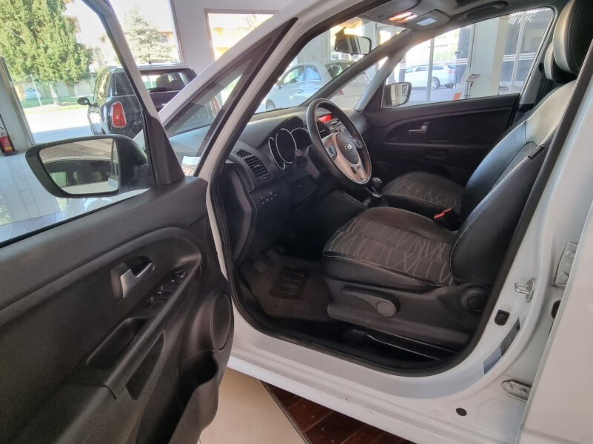 Kia Venga 1.4 CRDi 90CV Cool (9)