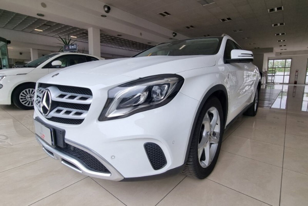 Mercedes-Benz GLA SUV 200 Sport (2)