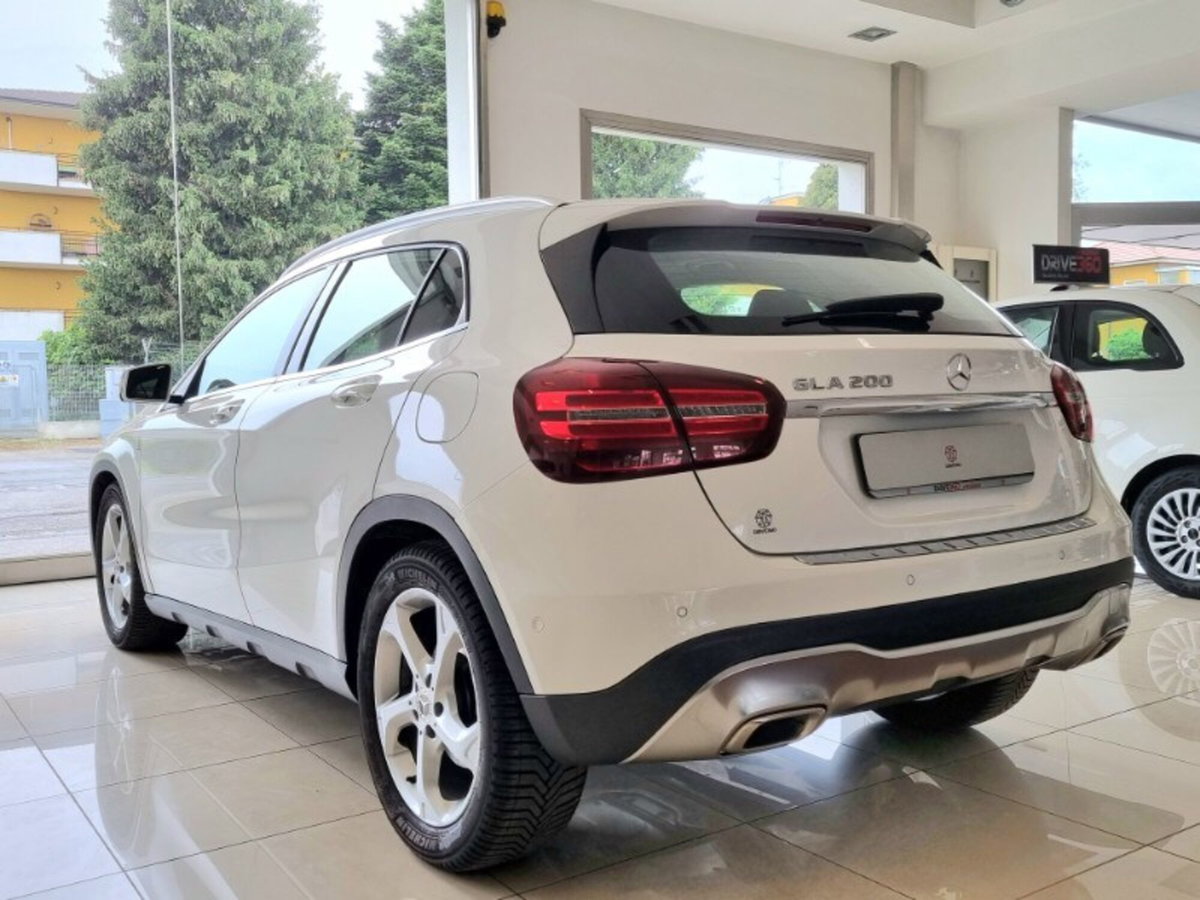 Mercedes-Benz GLA SUV 200 Sport (4)