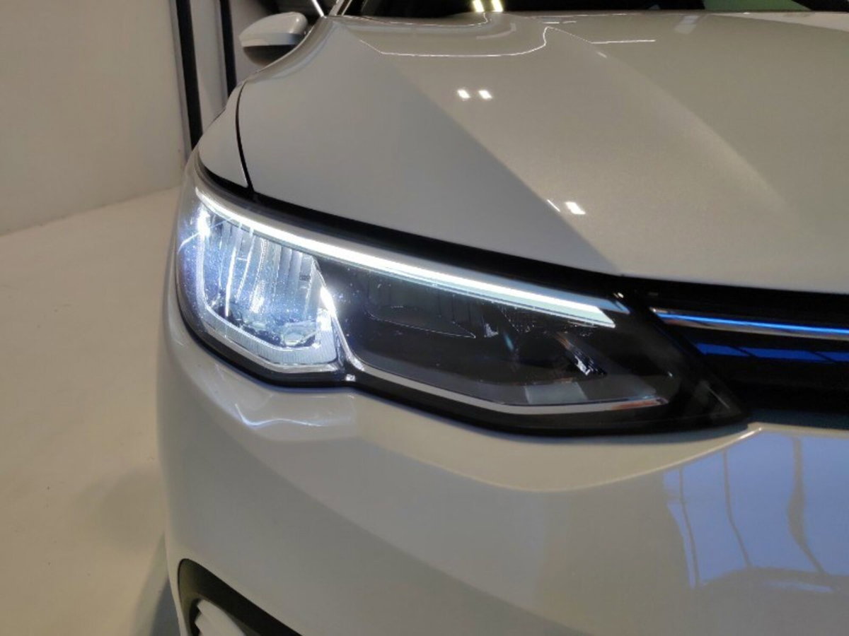 Volkswagen Golf 1.0 eTSI EVO DSG Life (12)