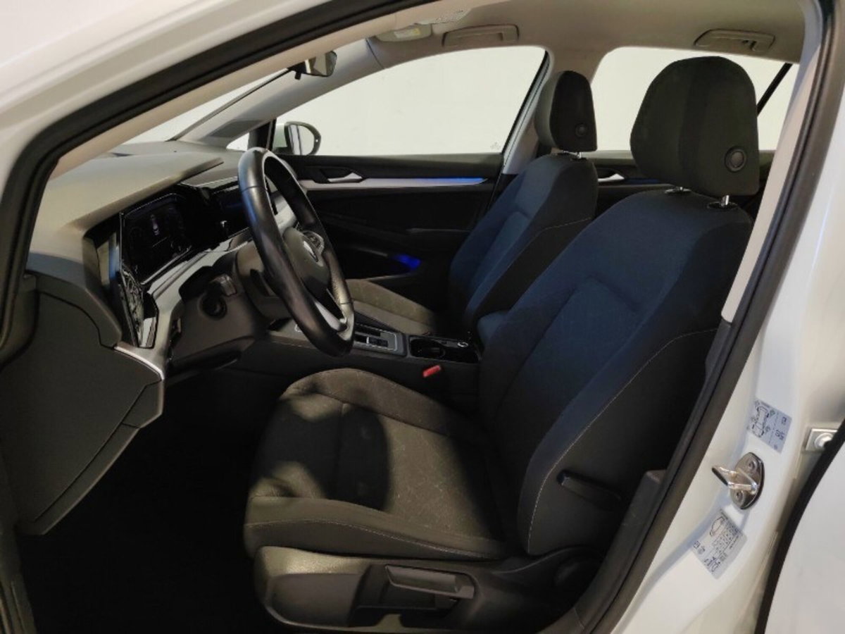 Volkswagen Golf 1.0 eTSI EVO DSG Life (19)