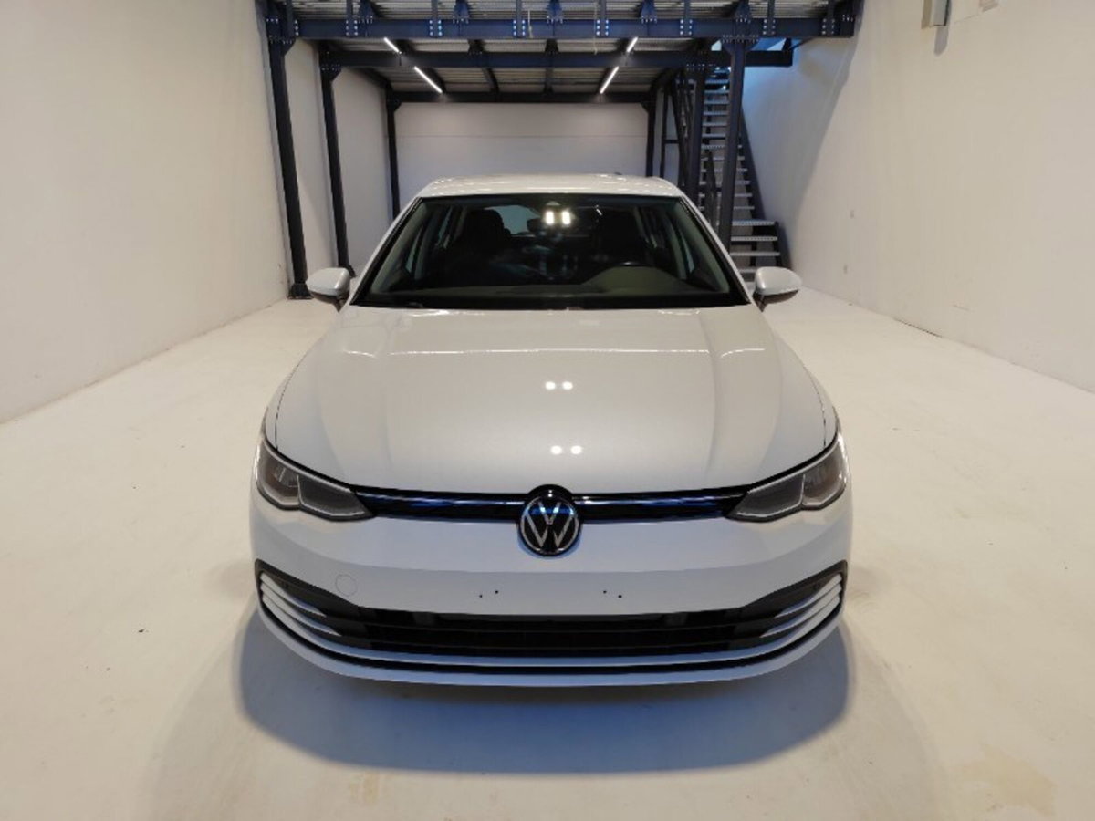Volkswagen Golf 1.0 eTSI EVO DSG Life (2)