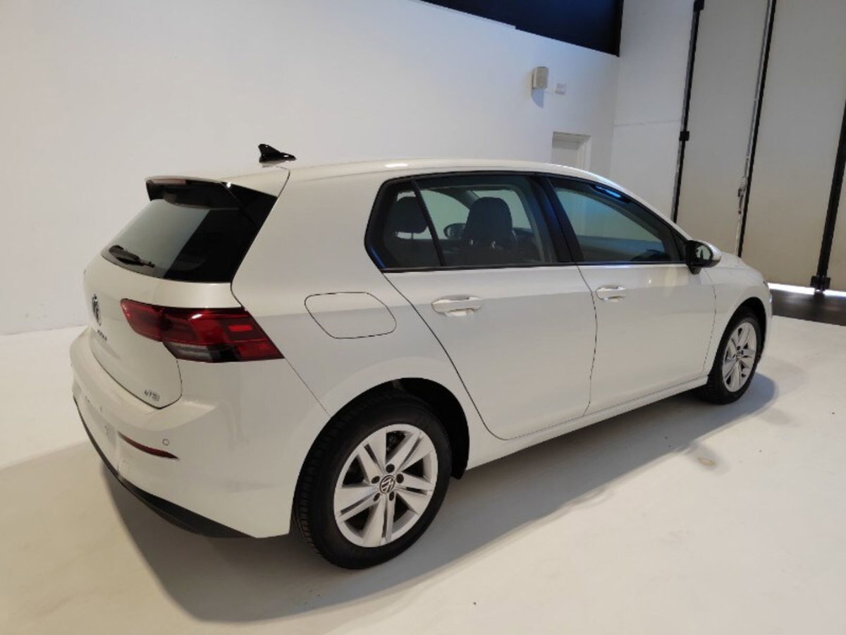 Volkswagen Golf 1.0 eTSI EVO DSG Life (6)