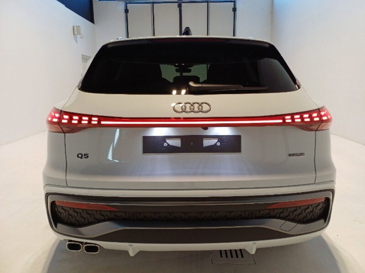 Audi Q5 40 2.0 tdi mhev 12V S line quattro s-tronic (13)