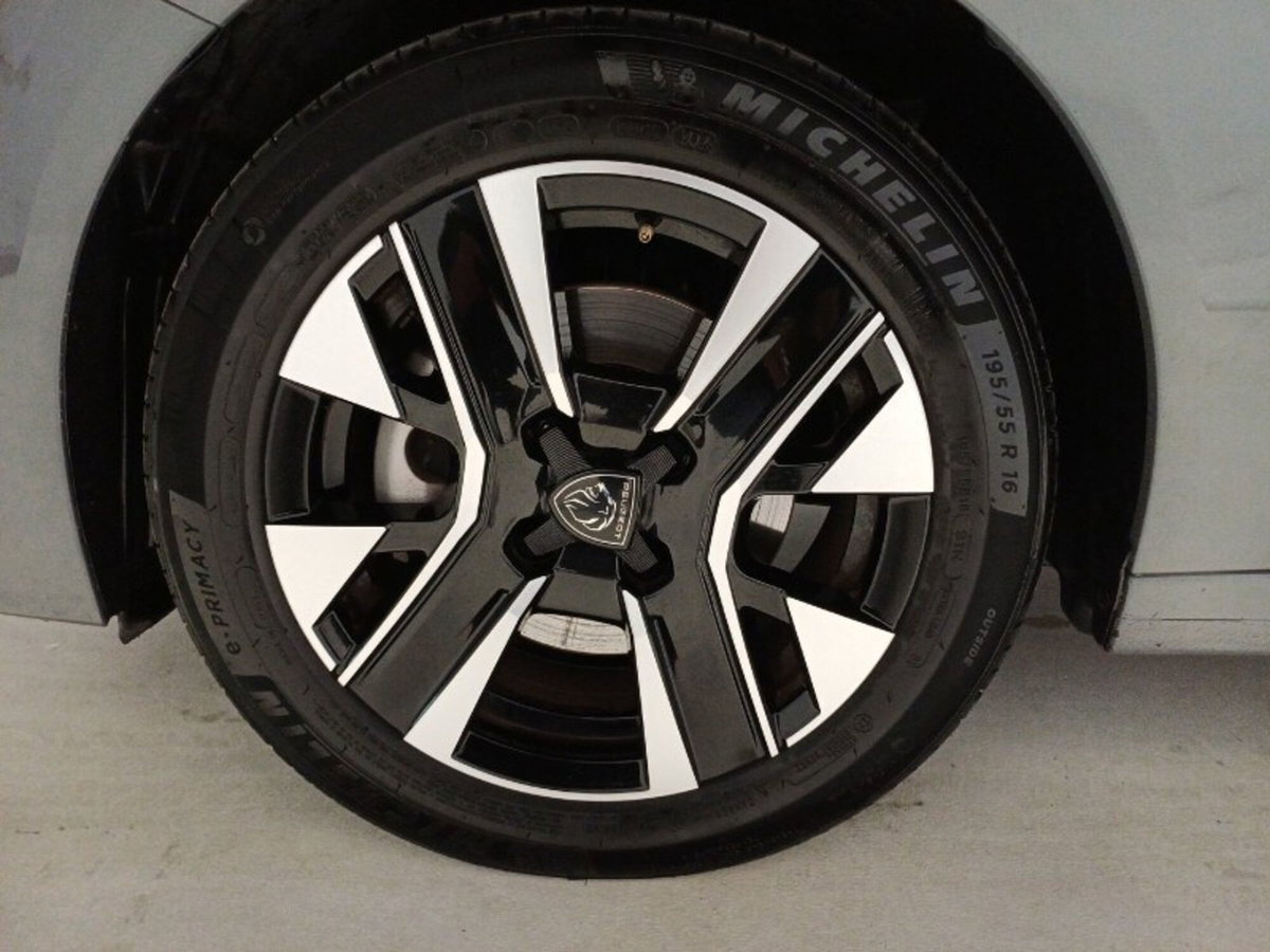 Peugeot 208 PureTech 100 Stop&Start 5 porte Allure (11)