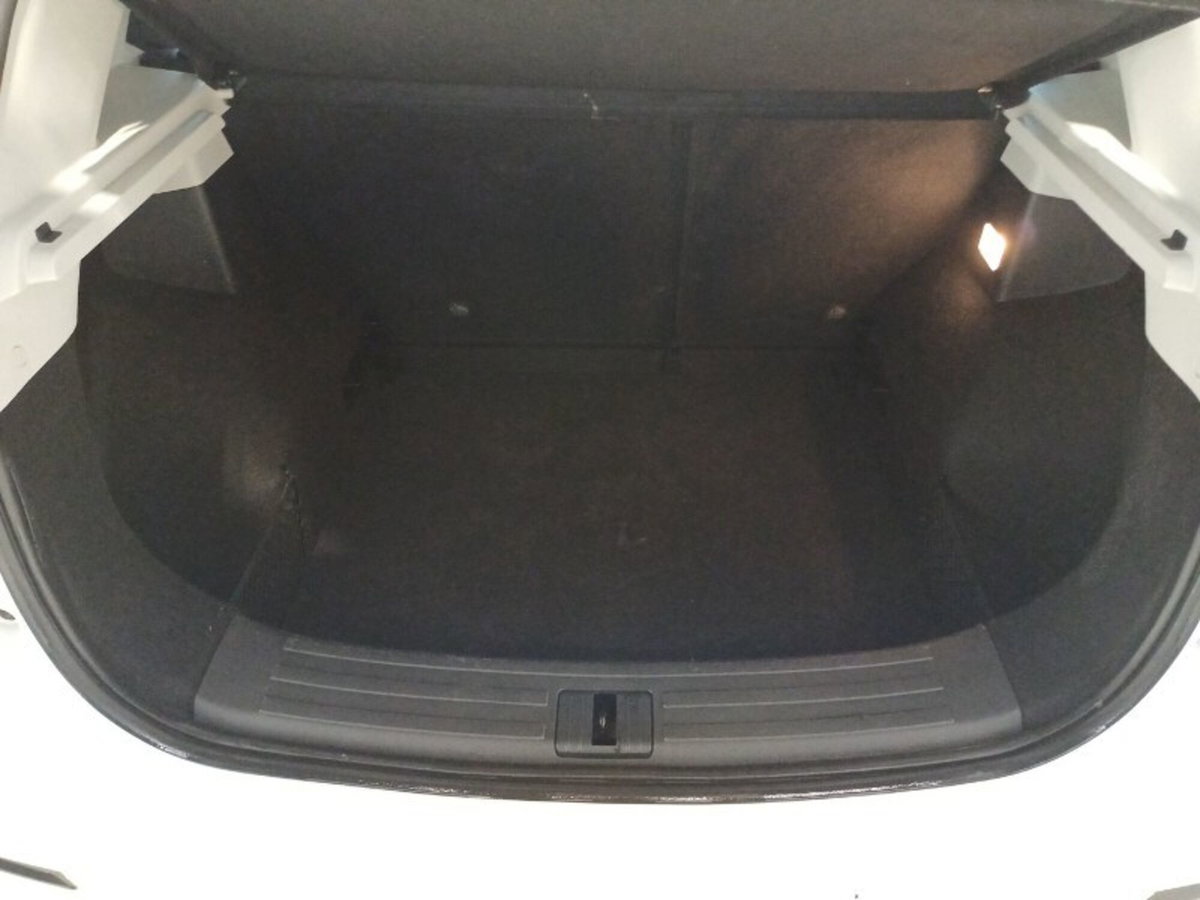Mg ZS ZS 1.5 Luxury (10)