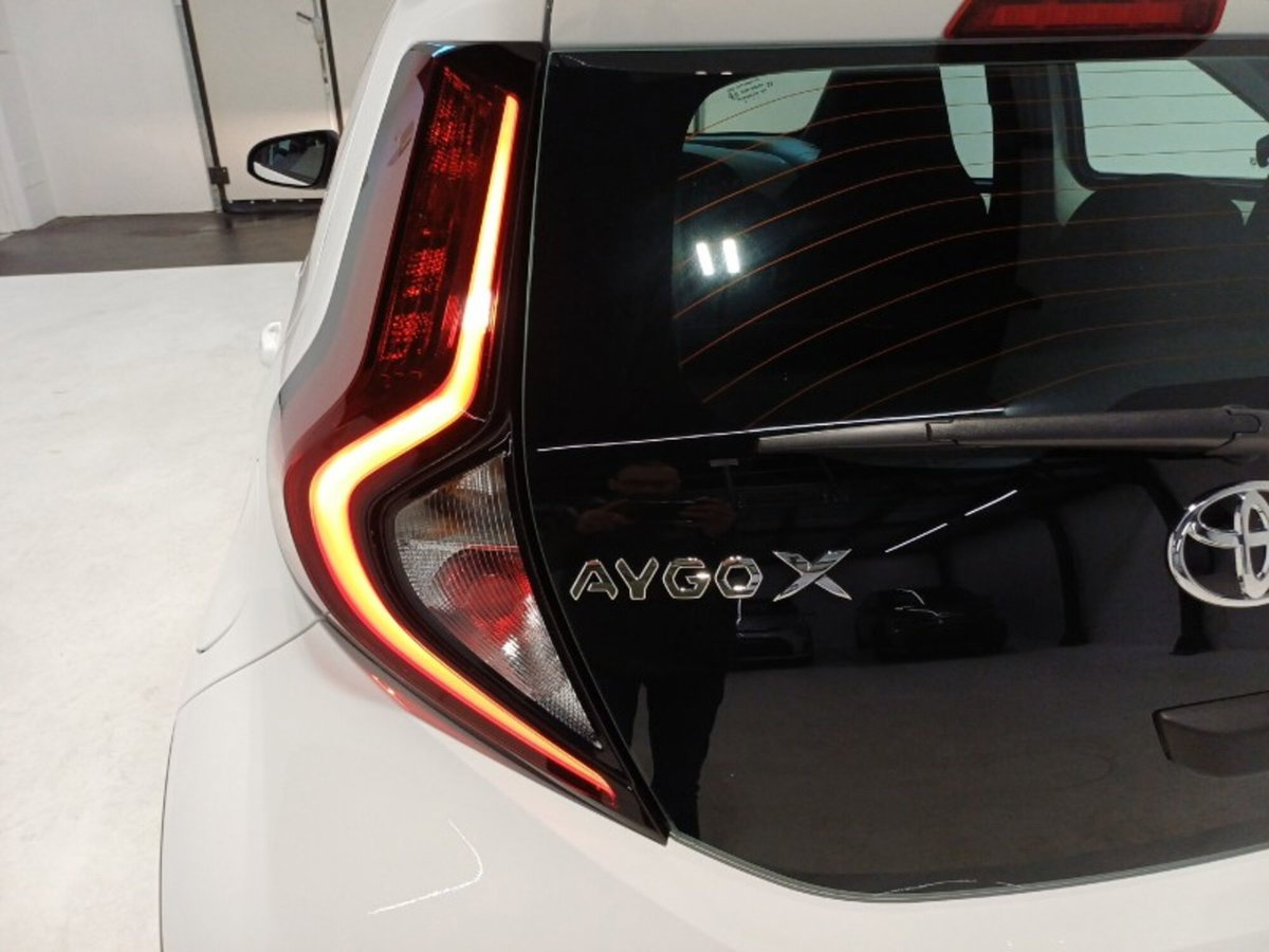 Toyota Aygo X 1.0 VVT-i 72 CV 5 porte Limited Air (11)