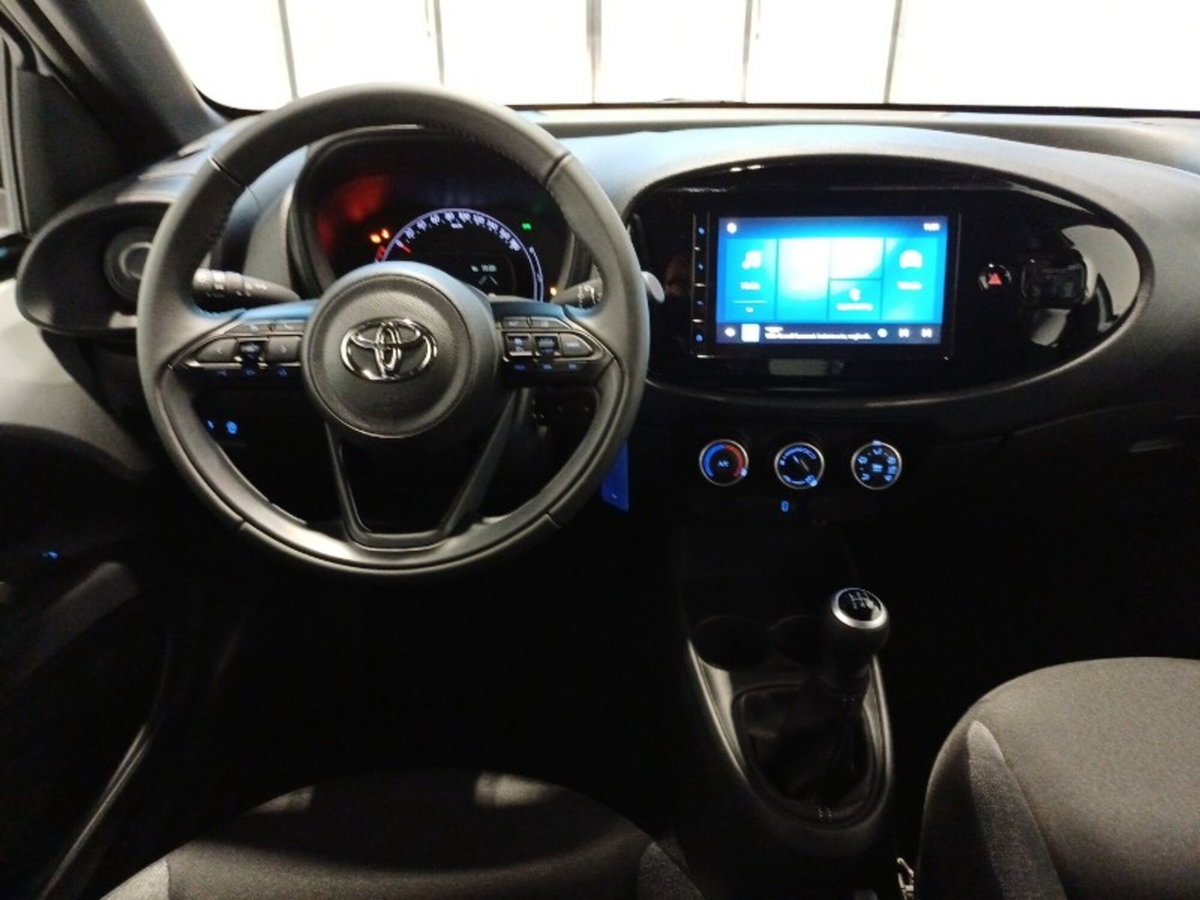 Toyota Aygo X 1.0 VVT-i 72 CV 5 porte Limited Air (12)