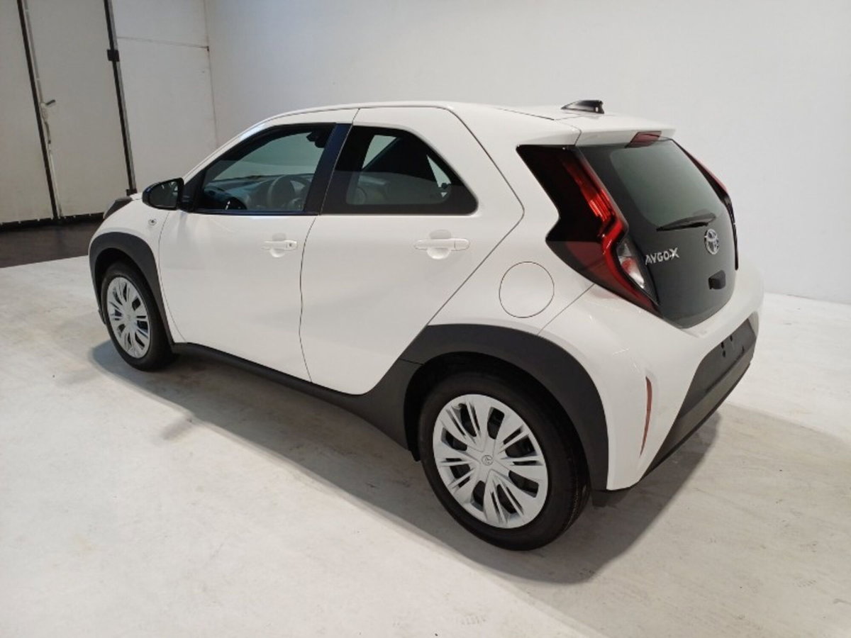 Toyota Aygo X 1.0 VVT-i 72 CV 5 porte Limited Air (4)
