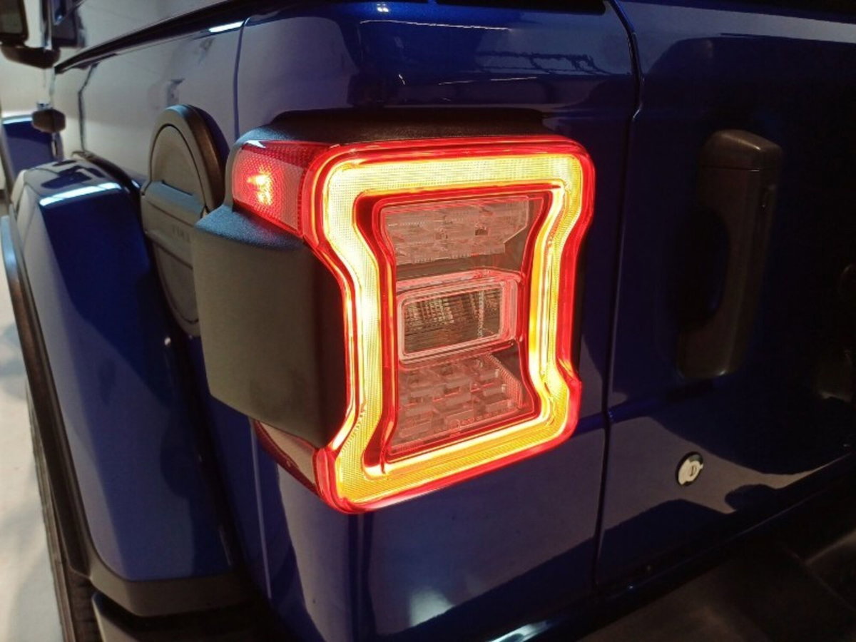 Jeep Wrangler 2.2 Mjt II Sahara (12)