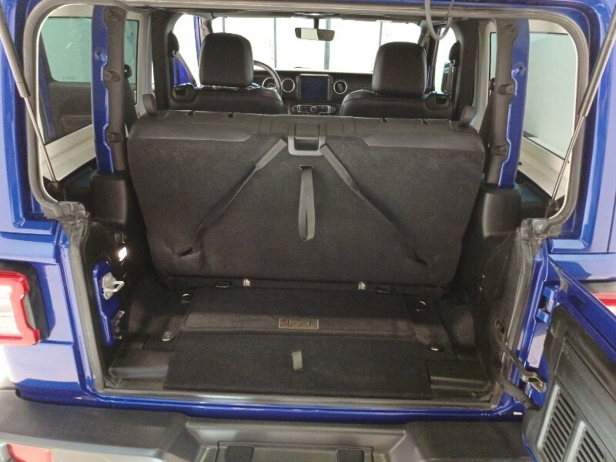 Jeep Wrangler 2.2 Mjt II Sahara (13)