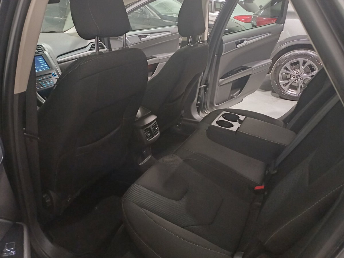 Ford Mondeo Station Wagon 2.0 EcoBlue 150 CV S&S aut. SW Titanium Business (18)