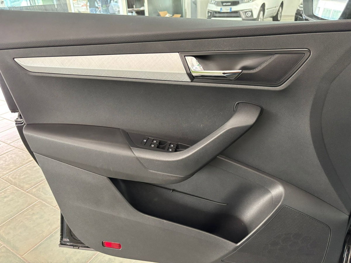Skoda Karoq 2.0 TDI EVO SCR 115 CV DSG Style (10)