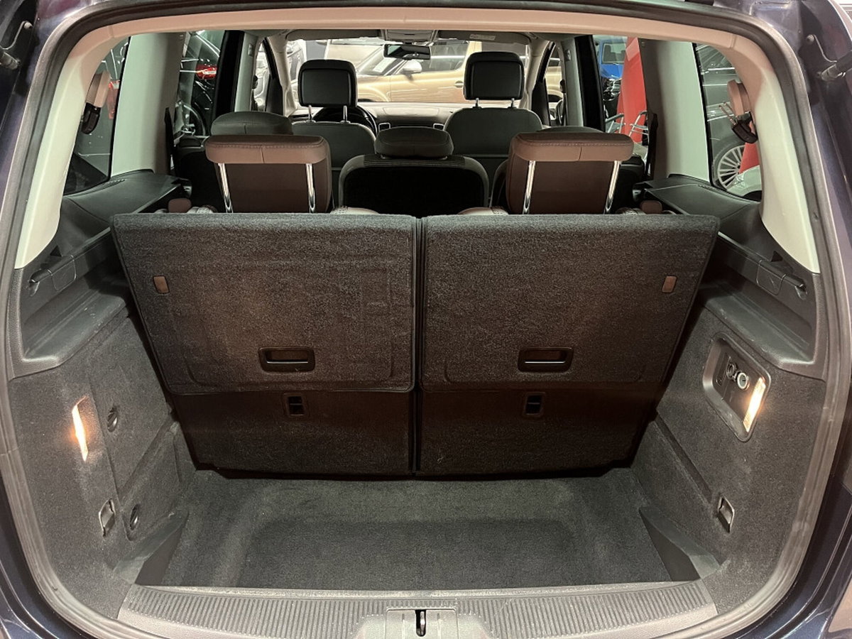 Volkswagen Sharan 2.0 TDI DSG Highline BlueMotion Technology (13)