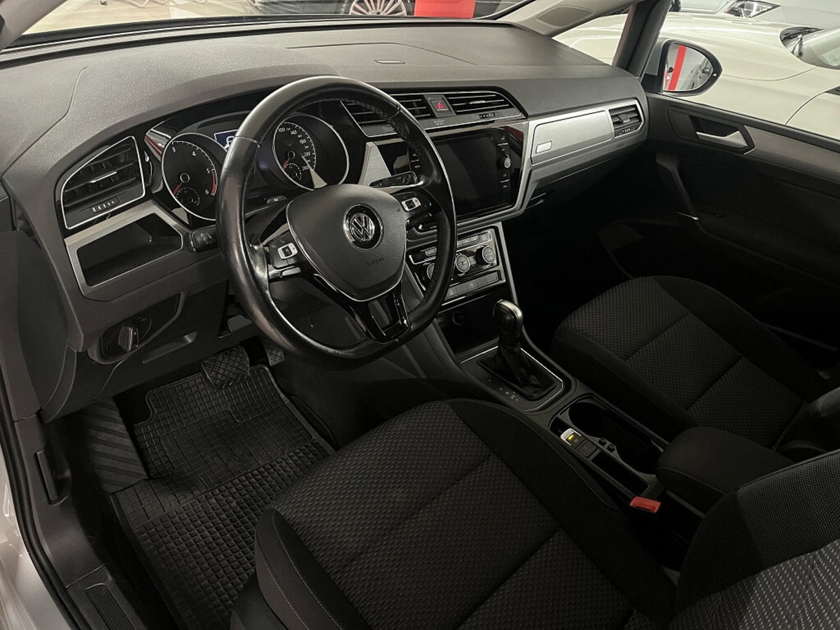 Volkswagen Touran 2.0 TDI 115 CV DSG Business BlueMotion Technology (6)