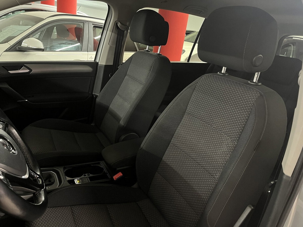 Volkswagen Touran 2.0 TDI 115 CV DSG Business BlueMotion Technology (7)