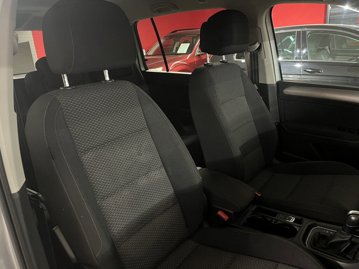 Volkswagen Touran 2.0 TDI 115 CV DSG Business BlueMotion Technology (9)