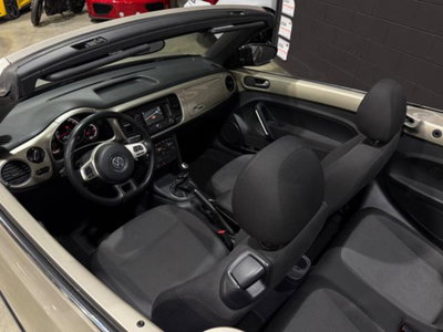 Volkswagen Maggiolino Cabrio 2.0 TDI Sport (11)